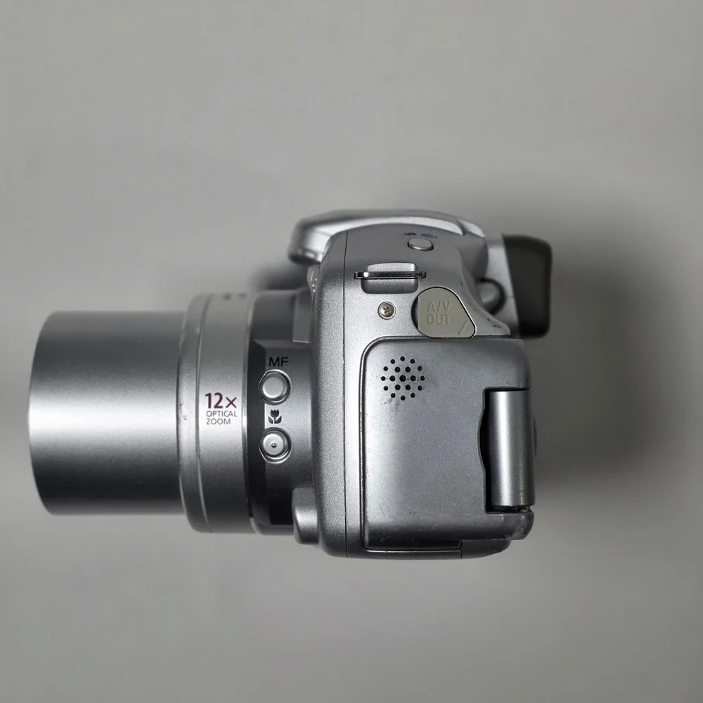 Canon PowerShot S2 IS Digital Camera 5.0MP 12x Zoom PC1130 FOR PARTS ONLY